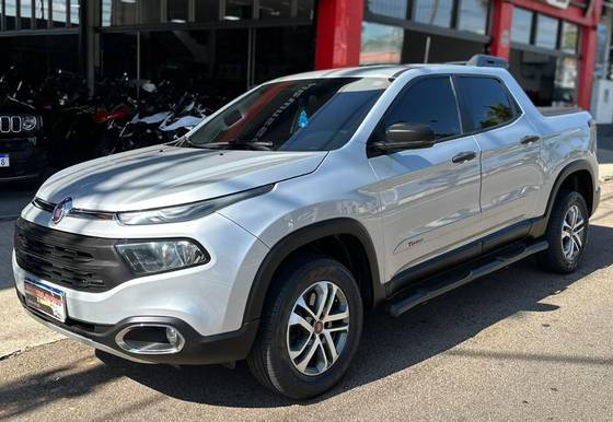 FIAT TORO 2.4 16V MULTIAIR FLEX FREEDOM AT9 FIAT TORO 2.4 16V MULTIAIR FLEX FREEDOM AT9
